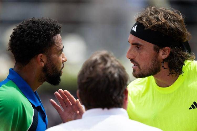 Il diverbio tra Arthur Fils e Stefanos Tsitsipas - Afp