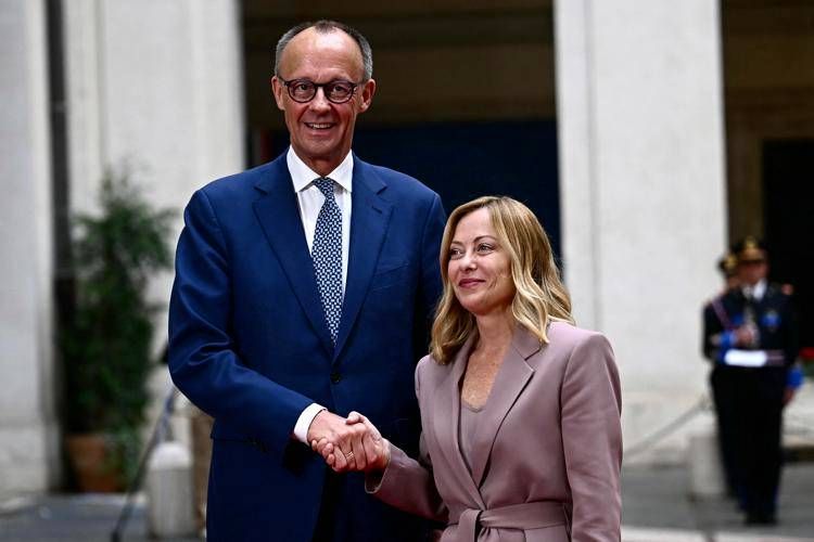 Giorgia Meloni e Friedrich Merz  - (Afp)